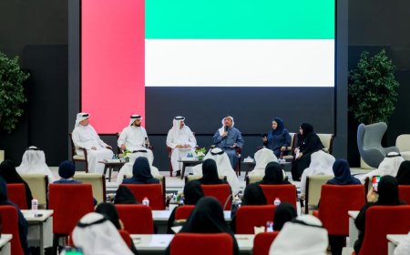 ضاحي خلفان يدعو لاستحداث عيادات متخصصة لحماية النشأ