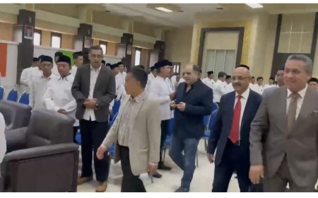 استقبال استثنائي لوفد “رسالة السلام” بجامعة مولانا على أنغام “طلع البدر علينا"