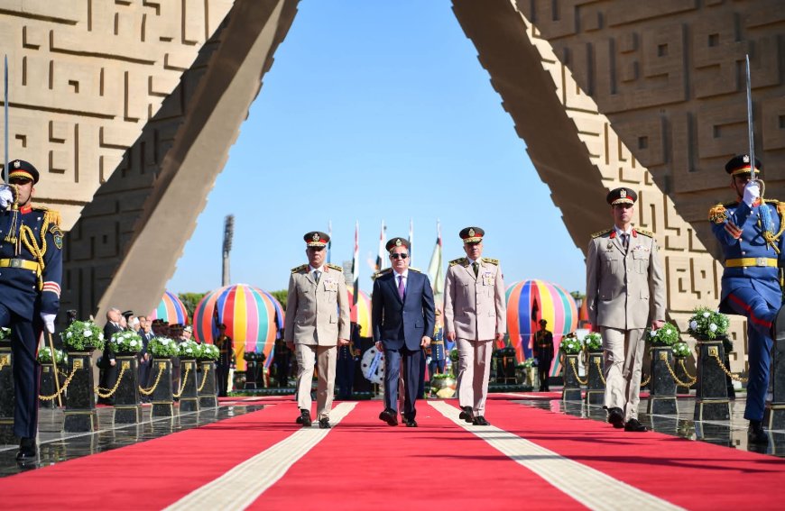 عاجل | الرئيس السيسي يضع إكليلًا من الزهور على النصب التذكاري لشهداء القوات المسلحة وقبر الرئيس الراحل أنور السادات