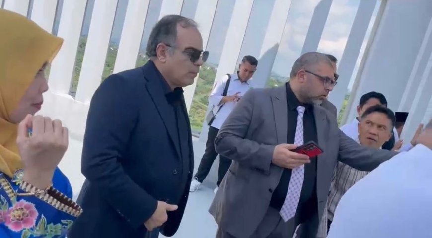 وفد "رسالة السلام" يتفقد موقع إنشاء معهد الشرفاء الحمادي للدراسات القرآنية