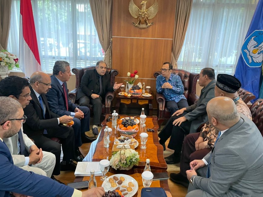 جامعة جاكرتا تستقبل وفد “رسالة السلام” في مشهد رسمي لافت