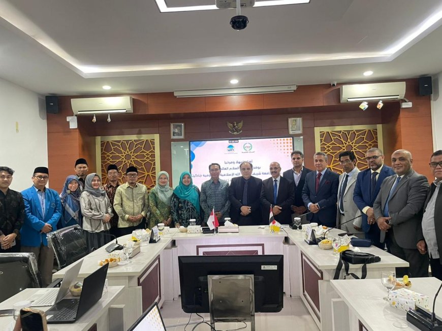 جامعة شريف هداية الله الحكومية في إندونيسا تستقبل وفد رسالة السلام | صور