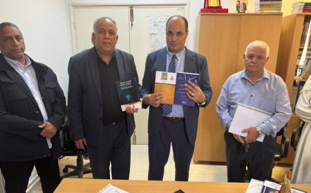 البروفيسور التونسي عبد السلام عيساوي يُهدي مجموعة من مؤلفاته للمكتبة الرقمية للشرفاء الحمادي