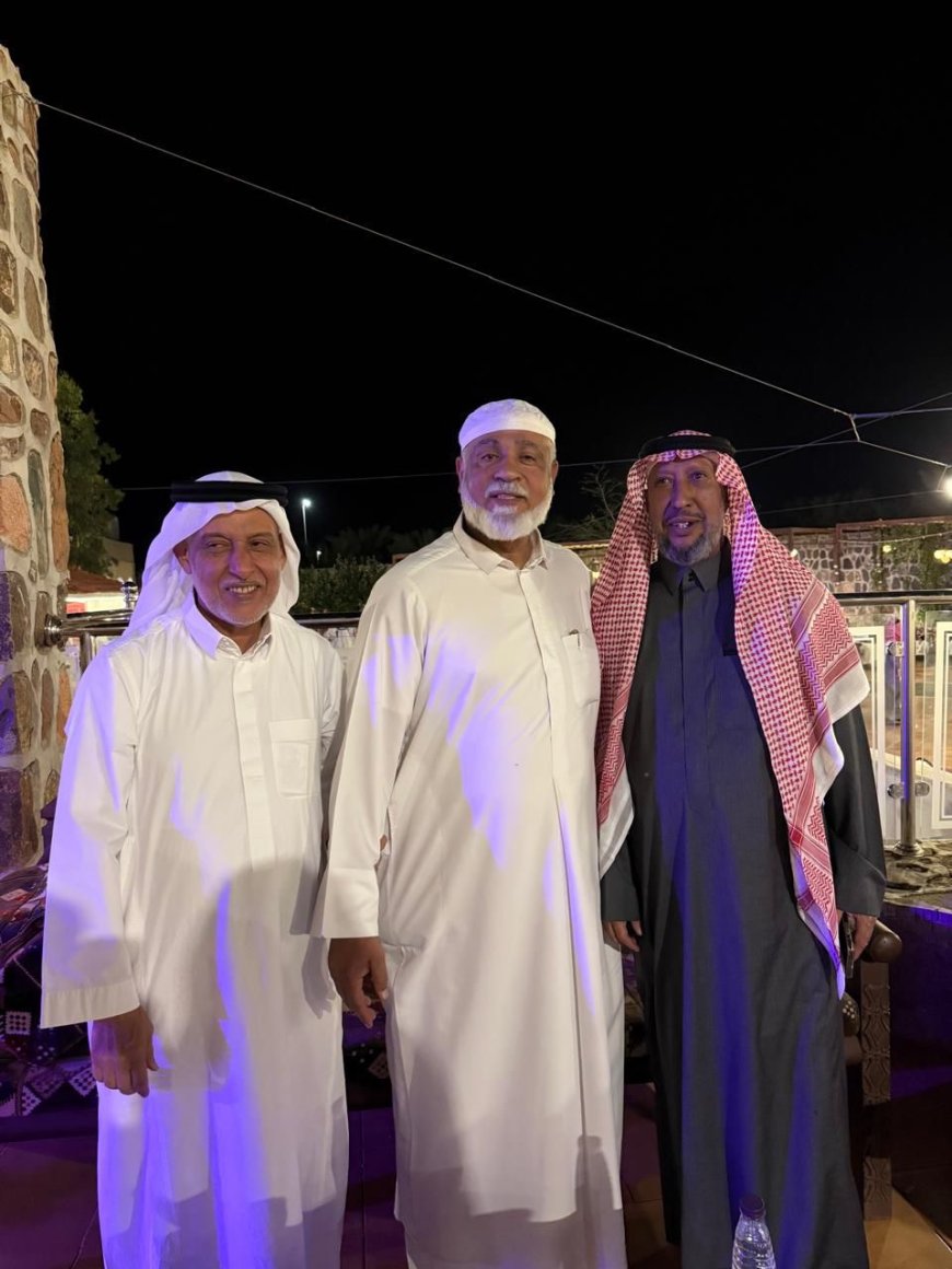 توزيع  مؤلفات المفكر علي الشرفاء على الحجاج  من مختلف دول العالم
