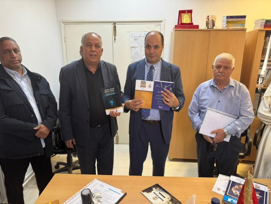 البروفيسور التونسي عبد السلام عيساوي يُهدي مجموعة من مؤلفاته للمكتبة الرقمية للشرفاء الحمادي