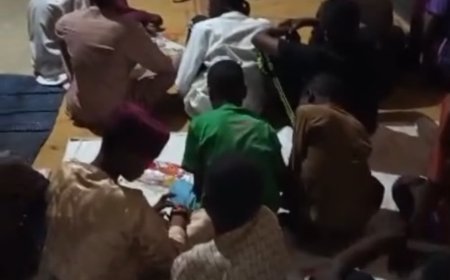 بالفيديو والصور  درس تعليمي فى مدرسة الدار الإسلامية بالنيجر عن مقال المفكر على الشرفاء: القرآن رسالة الديان