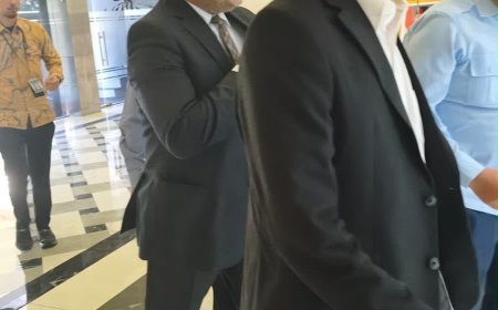 وزير الشئون الدينية الإندونيسي يستقبل مدير مكتب مؤسسة رسالة السلام باندونيسيا