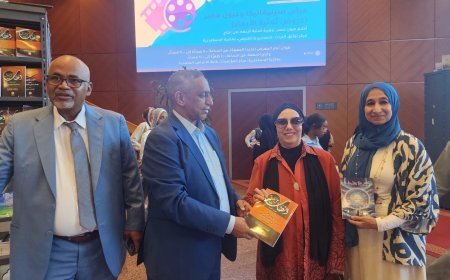 مديرا مكتب  مؤسسة رسالة السلام العالمية في موريتانيا واسبانيا يزوران  جناح المؤسسة بمعرض الإسكندرية الدولي للكتاب