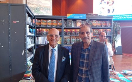 الكاتب الكبير  محمد سلماوي يزور جناح مؤسسة رسالة السلام العالمية في معرض مكتبة الإسكندرية الدولى للكتاب