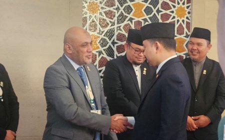 د. تامر الغزاوي يلتقي مع  الأمير عبد الملك  حسن البلقية