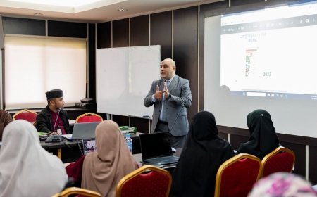 محاضرتان للدكتور تامر الغزاوي بجامعة السلطان الشريف علي الإسلامية ببروناى والجامعة تقرر تعميم كتاب "فلسفة الإصلاح الحضاري في القرآن الكريم" للمفكر على الشرفاء على الطلاب