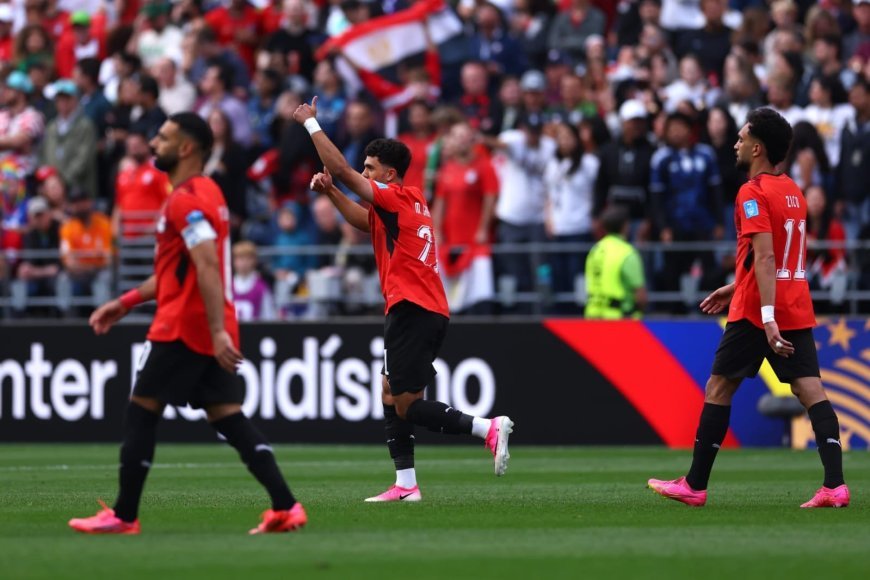 الرئيس السيسي يهنئ منتخب مصر بالتأهل التاريخي لدور الـ 16 في كأس العالم