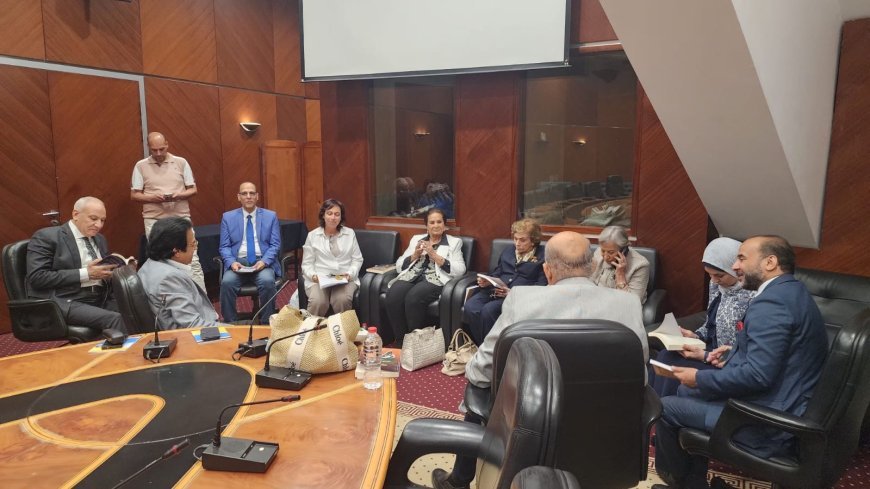 توزيع مؤلفات المفكر على الشرفاء على عدد من كبار المسؤولين والشخصيات العامة فى معرض الإسكندرية الدولي للكتاب
