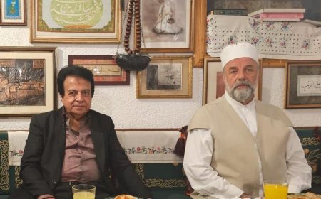في ختام زيارته إلى البوسنة والهرسك.. د. حسن حماد يلتقي رئيس المركز الصوفي للطرق الصوفية ويبحث تعزيز التعاون مع مؤسسة رسالة السلام العالمية