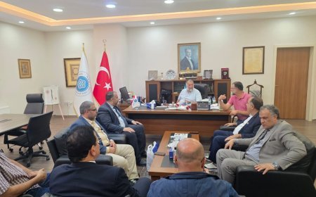 عميد كلية الشريعة بجامعة نجم الدين أربكان بمدينة قونية التركية  يستقبل وفد رسالة السلام العالمية