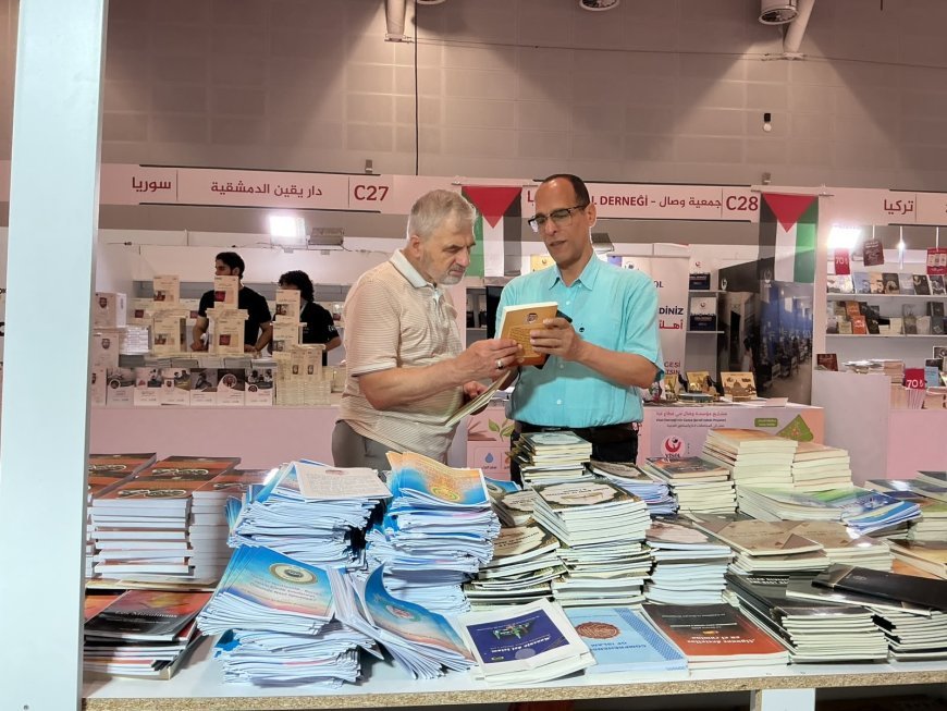 إصدارات رسالة السلام باللغة التركية تجذب زوار معرض إسطنبول للكتاب | صور