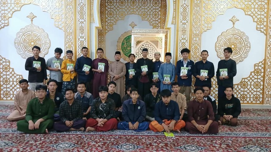 معهد  دار الفتح لامبونح يضيف كتاب «شرعة الله ومناهجه» للمفكر على الشرفاء إلى المنهج الدراسي