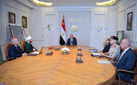 *عاجل | الرئيس السيسي يجتمع مع وزير الأوقاف ومحافظ القاهرة ومُستشار رئيس الجمهورية للتخطيط العمراني ورئيس الهيئة الهندسية للقوات المسلحة*