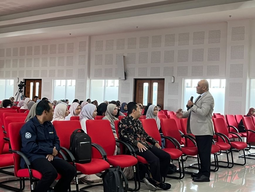 في أعرق وأقدم جامعات إندونيسيا..ثلاث محاضرات بجامعة غاجا مادا عن  رؤى وأفكار  المفكر العربى علي محمد الشرفاء الحمادى