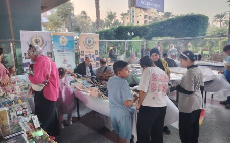إقبال لافت وزحام القراء على جناح مؤسسة رسالة السلام بمعرض مركز شباب الجزيرة